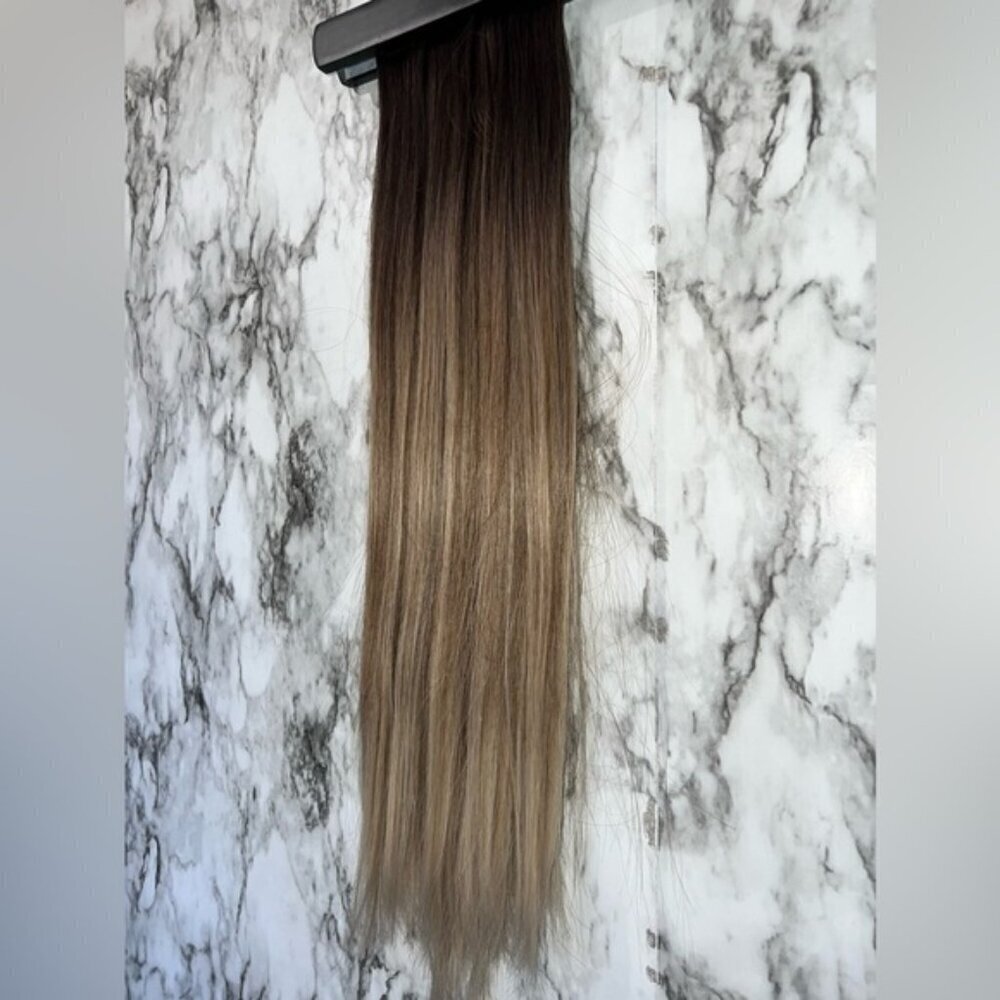 Vanilla Soft Blonde Balayage with darker roots Hair extensions - Clip ins - Picture 3 of 6